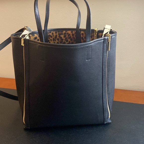 Henri Bendel animal print reverses to leather. shopping bag tote Removable strap - Picture 2 of 14